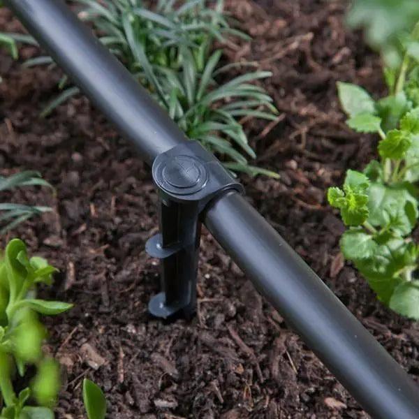 Raindrip® 6" Cleated Tubing Stakes | Pack of 8 Raindrip